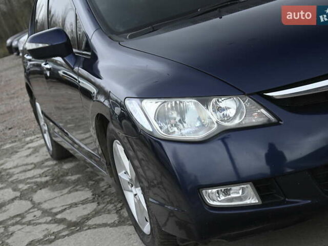 Синий Хонда Цивик, объемом двигателя 1.8 л и пробегом 244 тыс. км за 5999 $, фото 5 на Automoto.ua