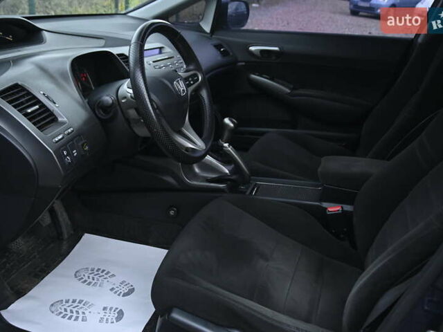 Синий Хонда Цивик, объемом двигателя 1.8 л и пробегом 244 тыс. км за 5999 $, фото 16 на Automoto.ua