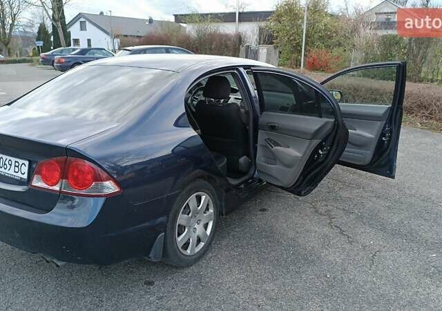 Синий Хонда Цивик, объемом двигателя 1.8 л и пробегом 218 тыс. км за 5000 $, фото 6 на Automoto.ua