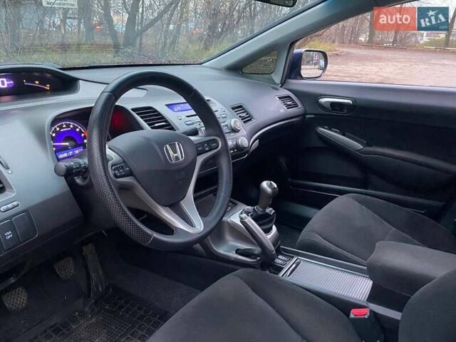 Синий Хонда Цивик, объемом двигателя 1.8 л и пробегом 132 тыс. км за 6500 $, фото 18 на Automoto.ua