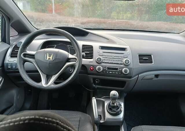 Синий Хонда Цивик, объемом двигателя 1.8 л и пробегом 218 тыс. км за 5000 $, фото 21 на Automoto.ua