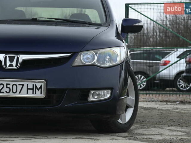 Синий Хонда Цивик, объемом двигателя 1.8 л и пробегом 244 тыс. км за 5999 $, фото 7 на Automoto.ua