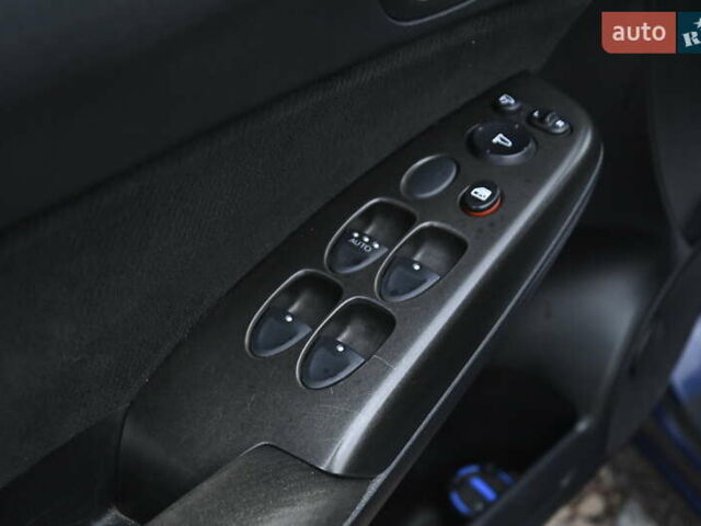 Синий Хонда Цивик, объемом двигателя 1.8 л и пробегом 244 тыс. км за 5999 $, фото 15 на Automoto.ua