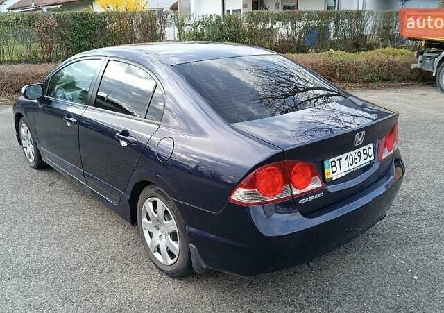 Синий Хонда Цивик, объемом двигателя 1.8 л и пробегом 218 тыс. км за 5000 $, фото 9 на Automoto.ua