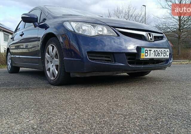 Синий Хонда Цивик, объемом двигателя 1.8 л и пробегом 218 тыс. км за 5000 $, фото 3 на Automoto.ua