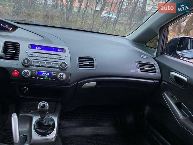 Синий Хонда Цивик, объемом двигателя 1.8 л и пробегом 132 тыс. км за 6500 $, фото 26 на Automoto.ua