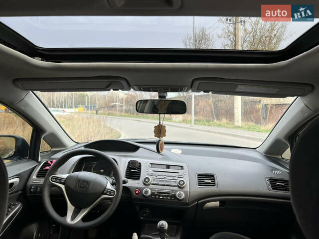 Синий Хонда Цивик, объемом двигателя 1.8 л и пробегом 300 тыс. км за 5900 $, фото 13 на Automoto.ua