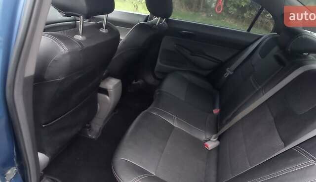 Синий Хонда Цивик, объемом двигателя 1.8 л и пробегом 265 тыс. км за 5000 $, фото 1 на Automoto.ua