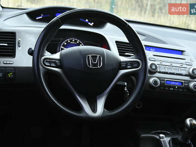 Синий Хонда Цивик, объемом двигателя 1.8 л и пробегом 244 тыс. км за 5999 $, фото 20 на Automoto.ua