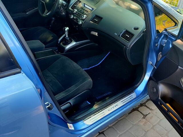 Синій Хонда Сівік, об'ємом двигуна 1.8 л та пробігом 260 тис. км за 4800 $, фото 6 на Automoto.ua