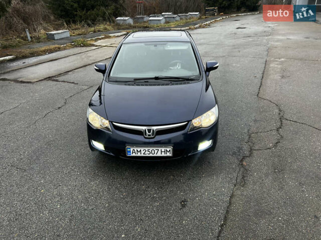 Синий Хонда Цивик, объемом двигателя 1.8 л и пробегом 240 тыс. км за 6000 $, фото 4 на Automoto.ua