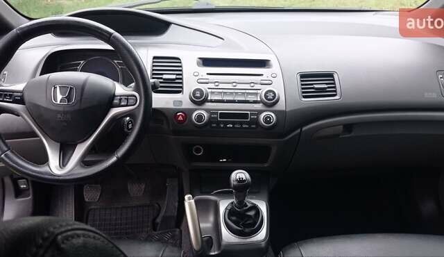 Синий Хонда Цивик, объемом двигателя 1.8 л и пробегом 265 тыс. км за 5000 $, фото 2 на Automoto.ua