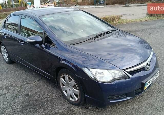 Синий Хонда Цивик, объемом двигателя 1.8 л и пробегом 218 тыс. км за 5000 $, фото 11 на Automoto.ua