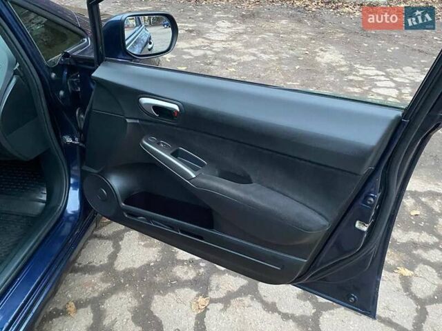 Синий Хонда Цивик, объемом двигателя 1.8 л и пробегом 132 тыс. км за 6500 $, фото 24 на Automoto.ua