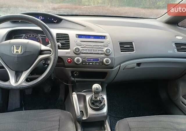 Синий Хонда Цивик, объемом двигателя 1.8 л и пробегом 218 тыс. км за 5000 $, фото 17 на Automoto.ua