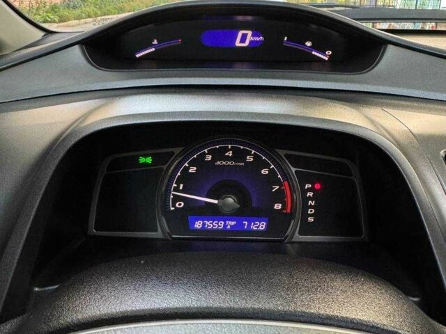 Синий Хонда Цивик, объемом двигателя 1.8 л и пробегом 187 тыс. км за 8000 $, фото 9 на Automoto.ua