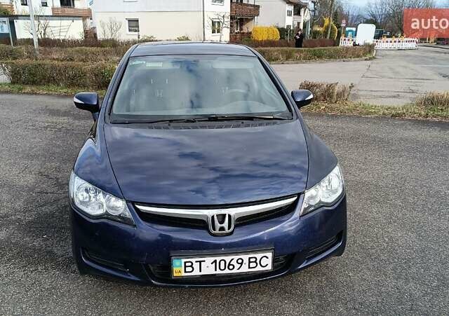 Синий Хонда Цивик, объемом двигателя 1.8 л и пробегом 218 тыс. км за 5000 $, фото 4 на Automoto.ua