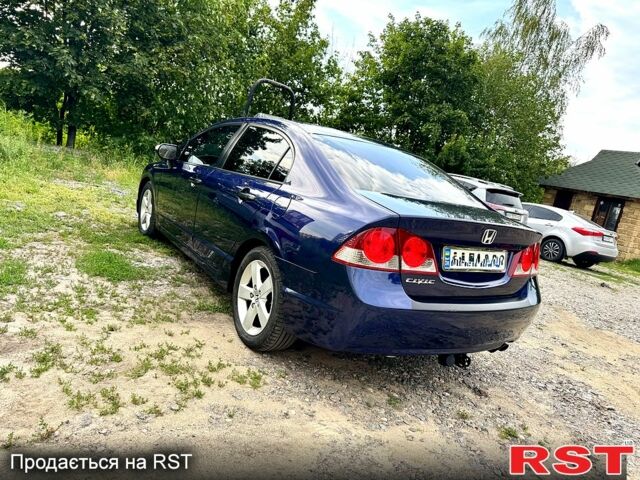 Синий Хонда Цивик, объемом двигателя 1.8 л и пробегом 249 тыс. км за 6590 $, фото 2 на Automoto.ua