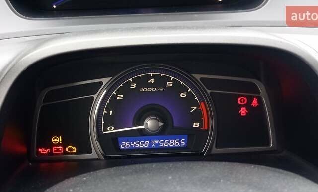 Синий Хонда Цивик, объемом двигателя 1.8 л и пробегом 265 тыс. км за 5000 $, фото 11 на Automoto.ua