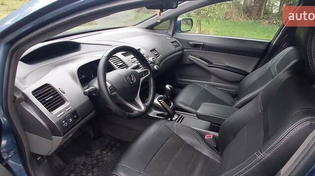 Синий Хонда Цивик, объемом двигателя 1.8 л и пробегом 265 тыс. км за 5000 $, фото 5 на Automoto.ua
