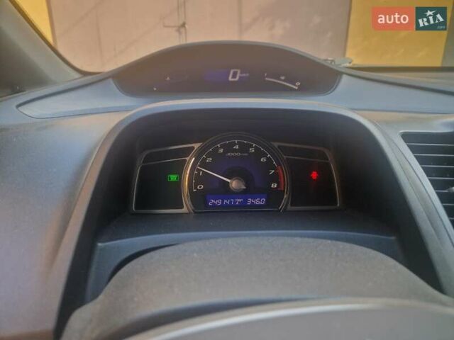 Синий Хонда Цивик, объемом двигателя 1.8 л и пробегом 249 тыс. км за 6000 $, фото 3 на Automoto.ua