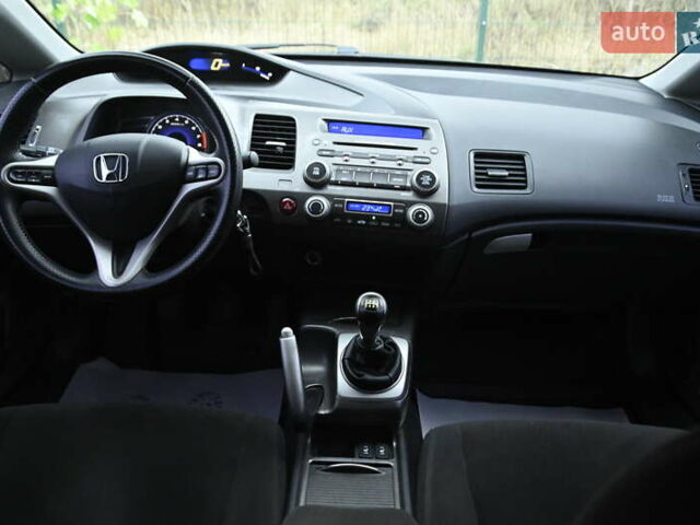 Синий Хонда Цивик, объемом двигателя 1.8 л и пробегом 244 тыс. км за 5999 $, фото 30 на Automoto.ua