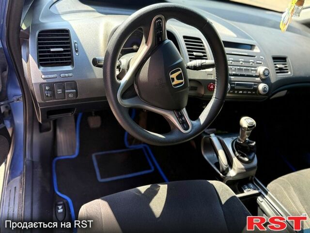 Синій Хонда Сівік, об'ємом двигуна 1.8 л та пробігом 260 тис. км за 4800 $, фото 7 на Automoto.ua