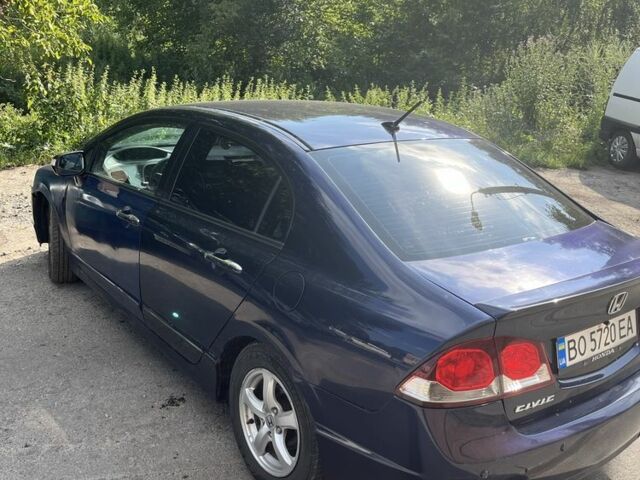 Синий Хонда Цивик, объемом двигателя 1.3 л и пробегом 237 тыс. км за 5000 $, фото 1 на Automoto.ua