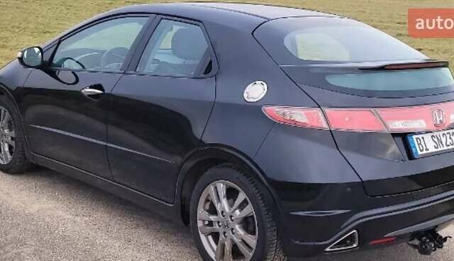 Синий Хонда Цивик, объемом двигателя 1.8 л и пробегом 214 тыс. км за 6000 $, фото 5 на Automoto.ua