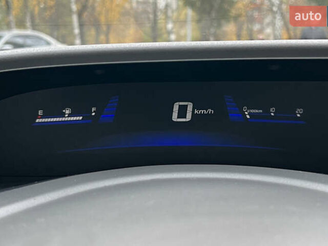 Синий Хонда Цивик, объемом двигателя 1.8 л и пробегом 219 тыс. км за 6800 $, фото 15 на Automoto.ua