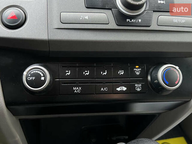 Синий Хонда Цивик, объемом двигателя 1.8 л и пробегом 219 тыс. км за 6800 $, фото 13 на Automoto.ua