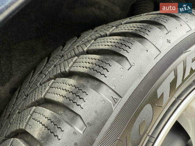 Синий Хонда Цивик, объемом двигателя 2 л и пробегом 148 тыс. км за 12700 $, фото 3 на Automoto.ua