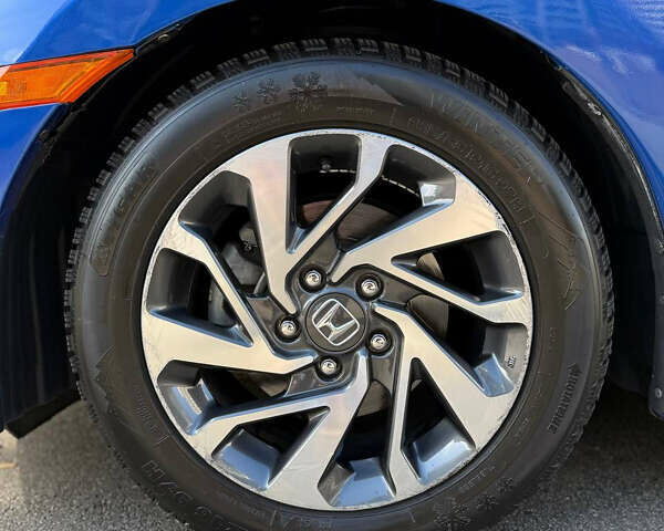 Синий Хонда Цивик, объемом двигателя 2 л и пробегом 86 тыс. км за 13000 $, фото 1 на Automoto.ua