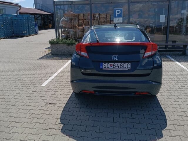 Зеленый Хонда Цивик, объемом двигателя 1.8 л и пробегом 305 тыс. км за 8400 $, фото 3 на Automoto.ua