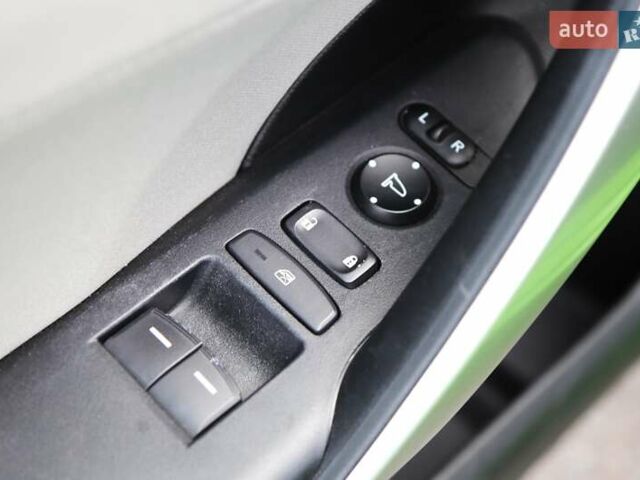 Зеленый Хонда Цивик, объемом двигателя 1.5 л и пробегом 129 тыс. км за 13600 $, фото 22 на Automoto.ua