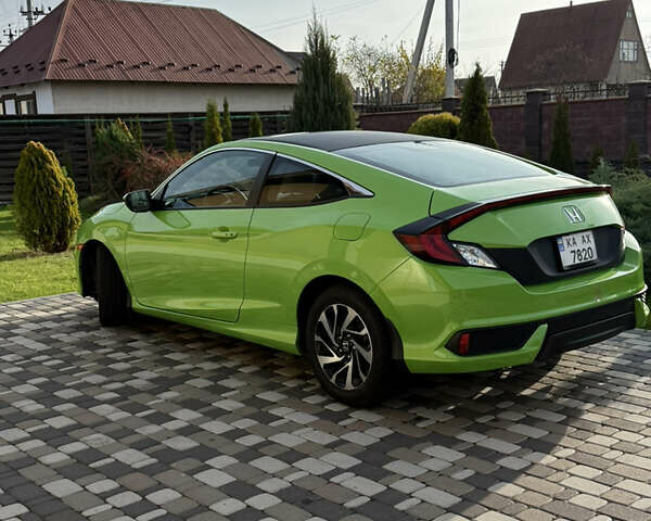 Зеленый Хонда Цивик, объемом двигателя 2 л и пробегом 106 тыс. км за 15900 $, фото 5 на Automoto.ua