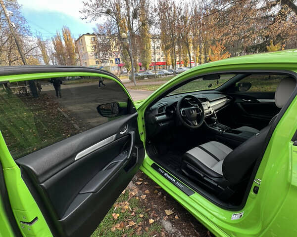 Зеленый Хонда Цивик, объемом двигателя 2 л и пробегом 128 тыс. км за 12000 $, фото 7 на Automoto.ua