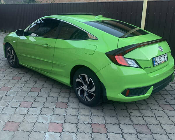 Зеленый Хонда Цивик, объемом двигателя 1.5 л и пробегом 100 тыс. км за 14000 $, фото 3 на Automoto.ua