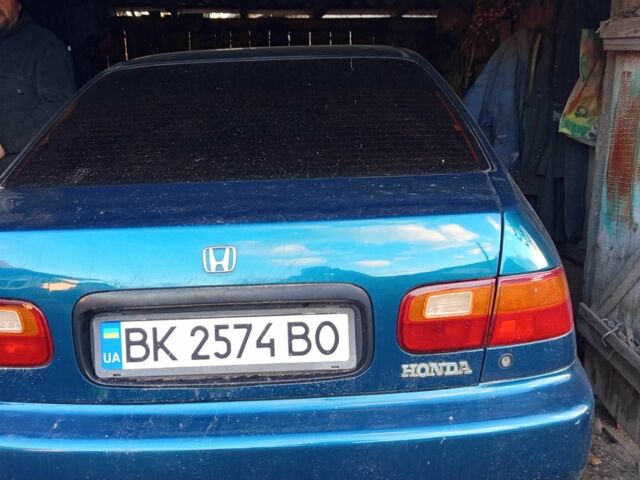 Зеленый Хонда Цивик, объемом двигателя 1.5 л и пробегом 4 тыс. км за 2000 $, фото 1 на Automoto.ua