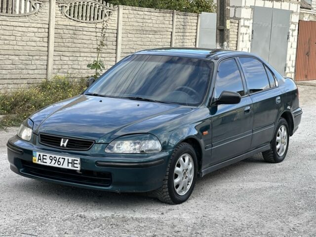 Зелений Хонда Сівік, об'ємом двигуна 1.4 л та пробігом 250 тис. км за 1800 $, фото 1 на Automoto.ua