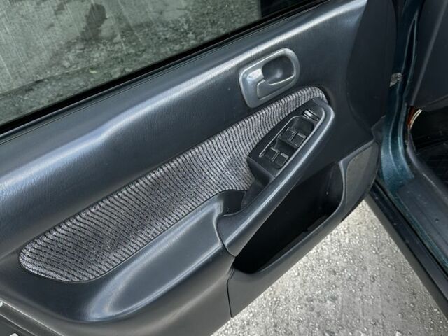 Зелений Хонда Сівік, об'ємом двигуна 1.4 л та пробігом 250 тис. км за 1800 $, фото 6 на Automoto.ua