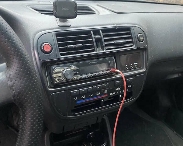 Зелений Хонда Сівік, об'ємом двигуна 1.4 л та пробігом 350 тис. км за 1400 $, фото 6 на Automoto.ua