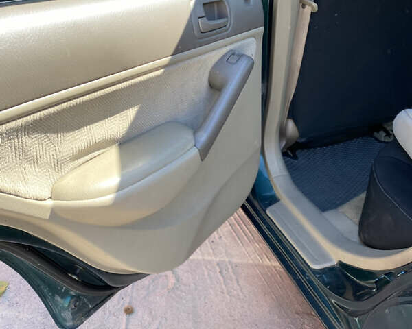 Зеленый Хонда Цивик, объемом двигателя 1.7 л и пробегом 316 тыс. км за 3600 $, фото 4 на Automoto.ua