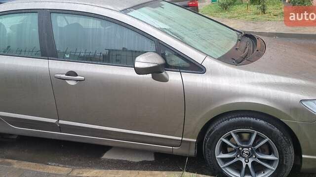 Зеленый Хонда Цивик, объемом двигателя 1.8 л и пробегом 267 тыс. км за 7399 $, фото 2 на Automoto.ua