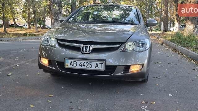 Зеленый Хонда Цивик, объемом двигателя 1.8 л и пробегом 267 тыс. км за 7399 $, фото 5 на Automoto.ua