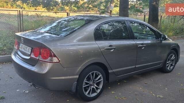 Зеленый Хонда Цивик, объемом двигателя 1.8 л и пробегом 267 тыс. км за 7399 $, фото 3 на Automoto.ua