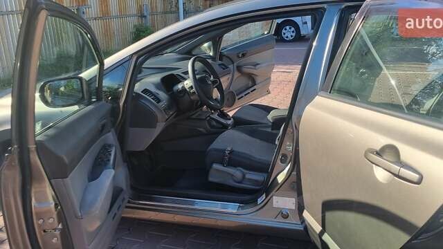 Зеленый Хонда Цивик, объемом двигателя 1.8 л и пробегом 267 тыс. км за 7399 $, фото 8 на Automoto.ua