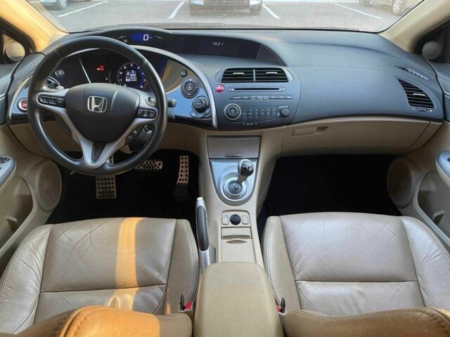 Оранжевый Хонда Цивик, объемом двигателя 1.8 л и пробегом 180 тыс. км за 9000 $, фото 2 на Automoto.ua