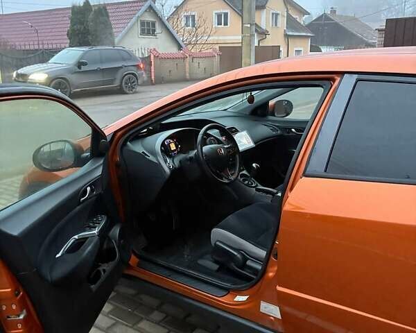 Оранжевый Хонда Цивик, объемом двигателя 1.8 л и пробегом 296 тыс. км за 5800 $, фото 16 на Automoto.ua