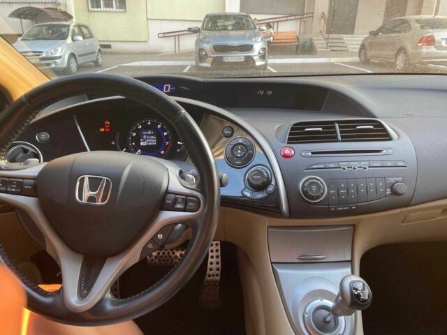 Оранжевый Хонда Цивик, объемом двигателя 1.8 л и пробегом 180 тыс. км за 9000 $, фото 1 на Automoto.ua